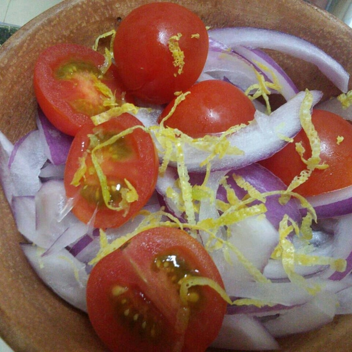 紫玉ねぎとプチトマトの柚サラダ